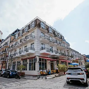 Otel West, Batum